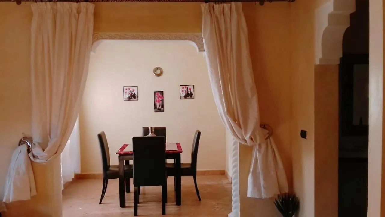 Appartement Avec Espaces Verts Et Piscine Marrakesh Apartment